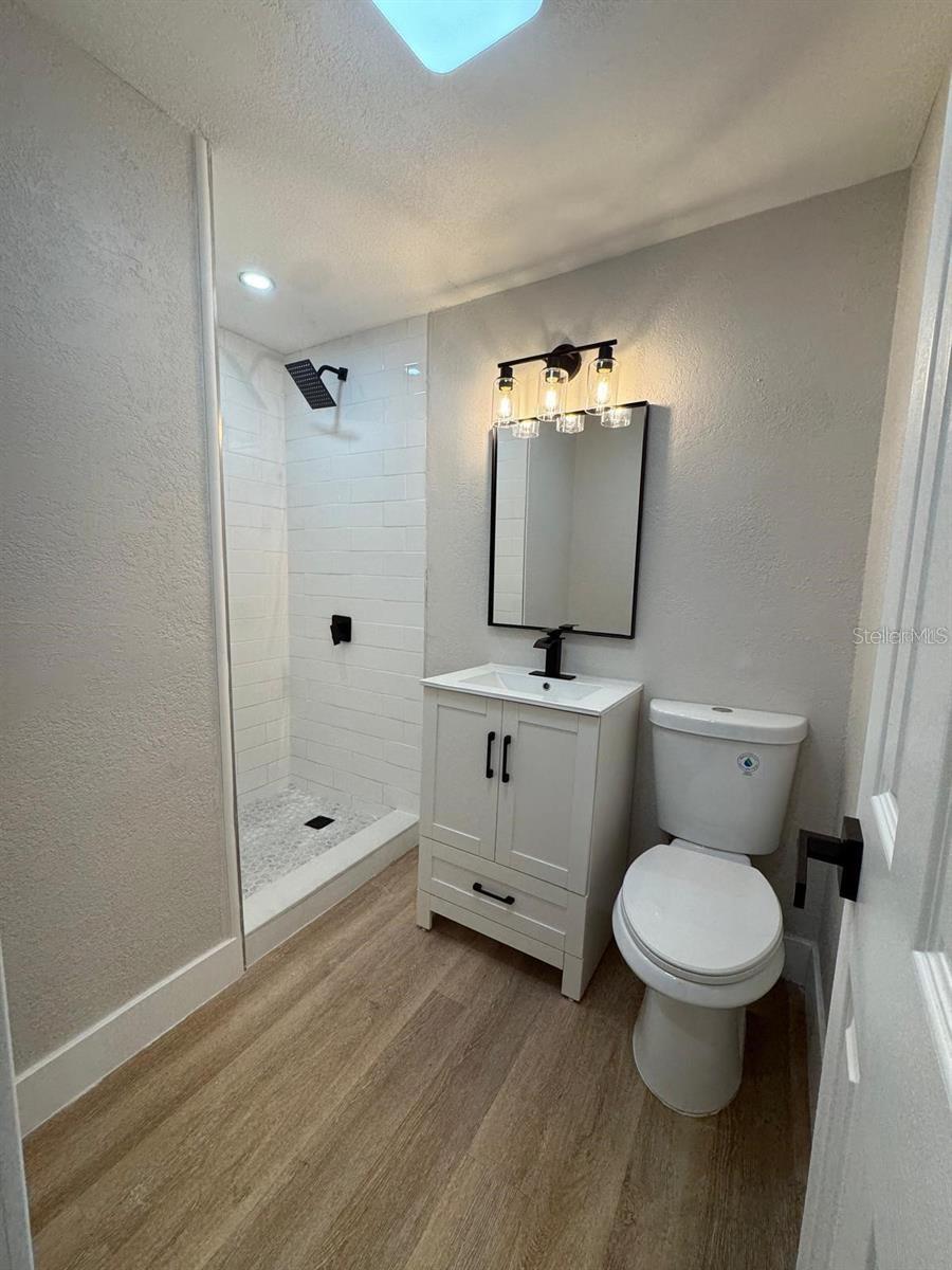 SAN SEM KNOLLS - Residential Lease