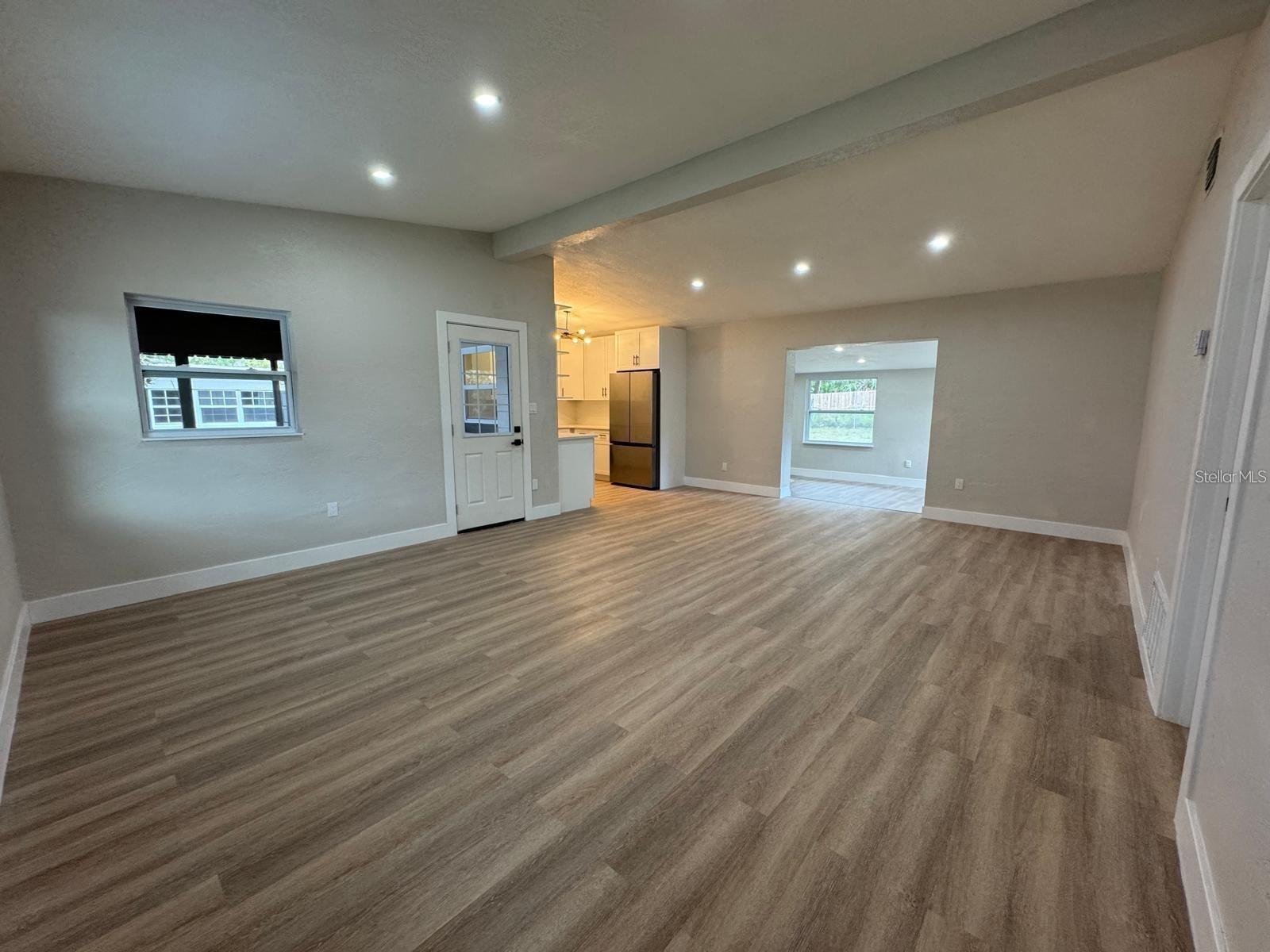 SAN SEM KNOLLS - Residential Lease