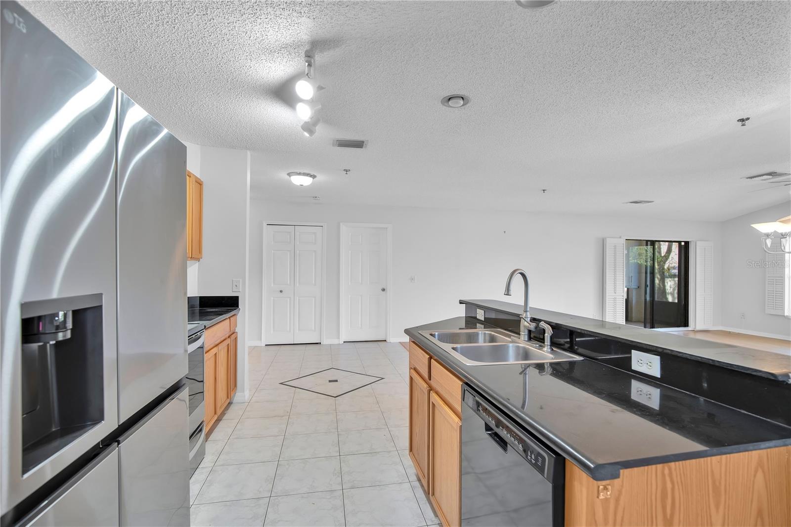 LA VITA CONDO PH 4 - Residential Lease
