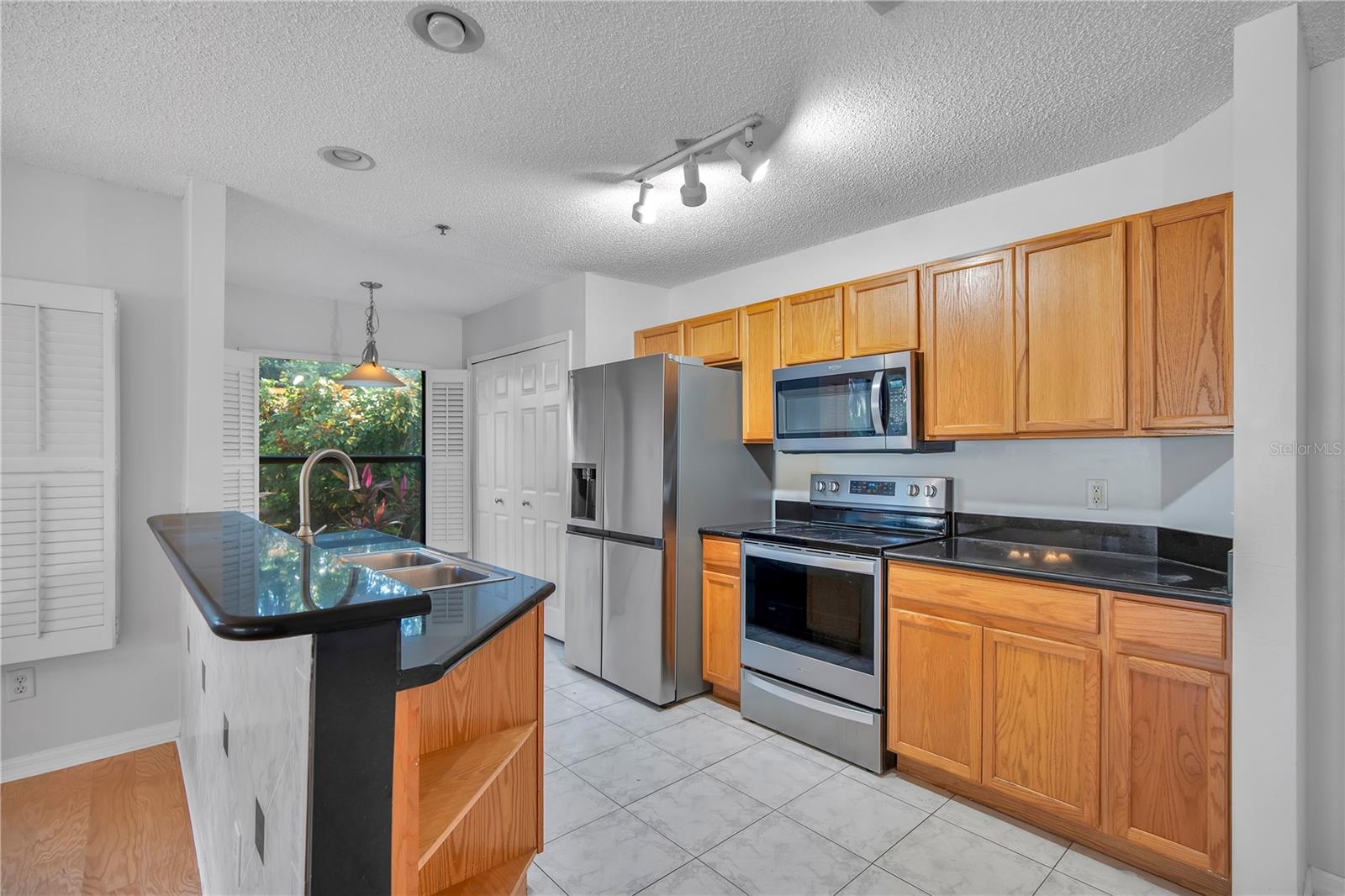 LA VITA CONDO PH 4 - Residential Lease