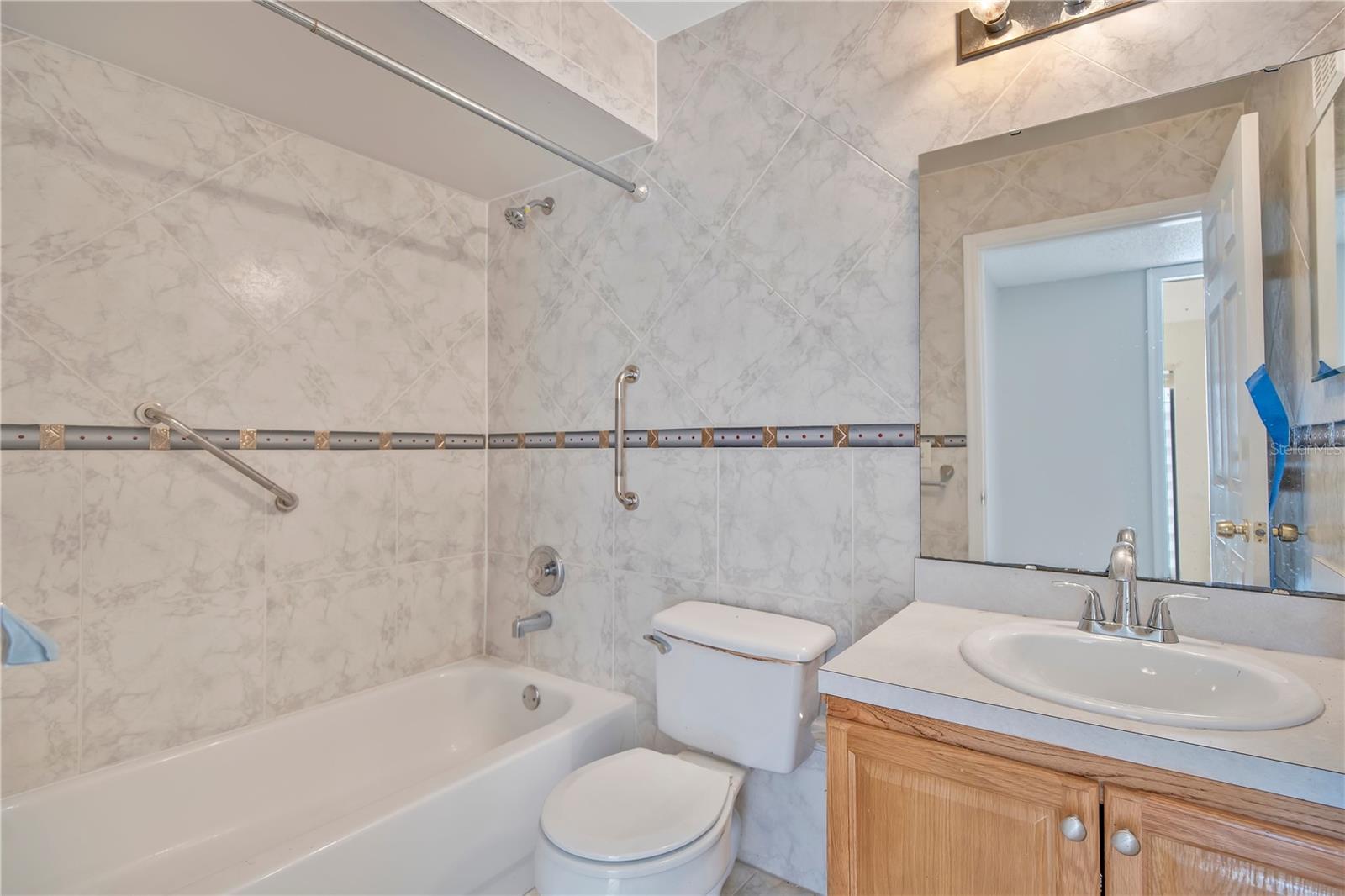LA VITA CONDO PH 4 - Residential Lease