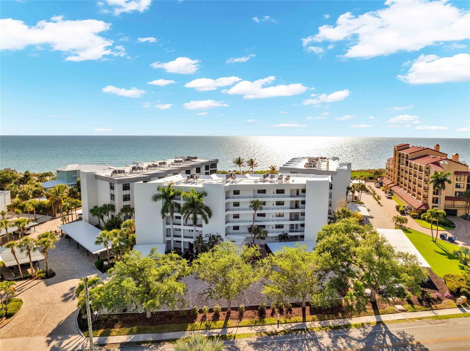 ISLAND REEF I - Residential