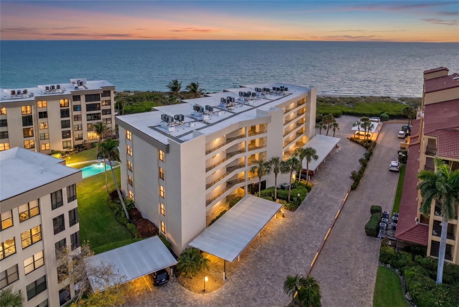 ISLAND REEF I - Residential