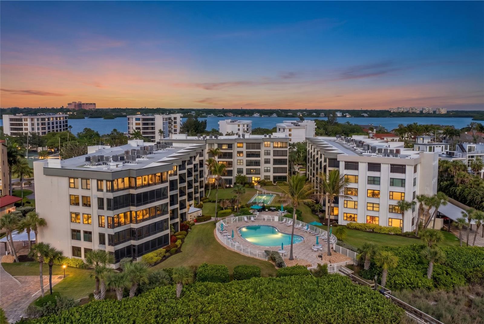 ISLAND REEF I - Residential