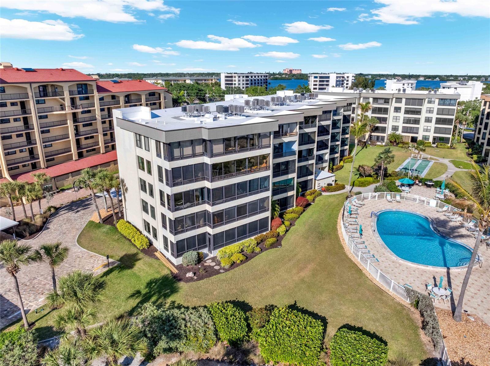 ISLAND REEF I - Residential