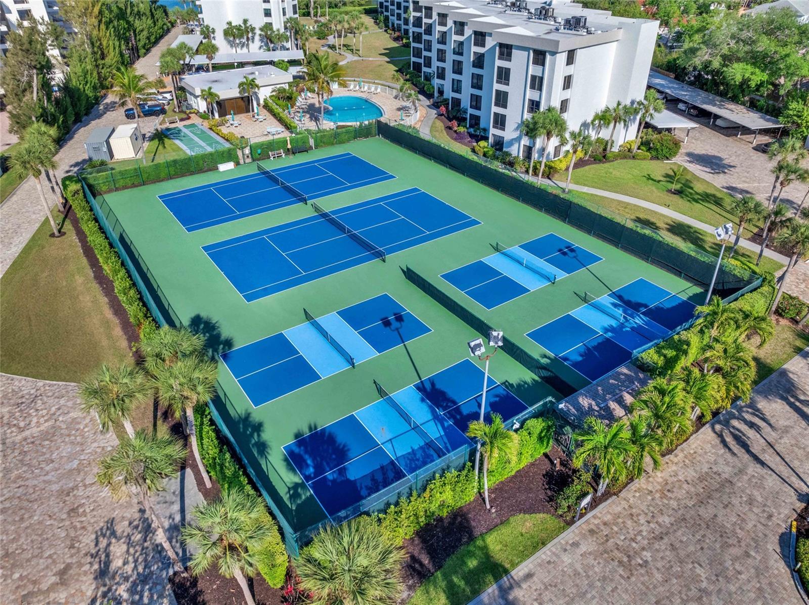 ISLAND REEF I - Residential