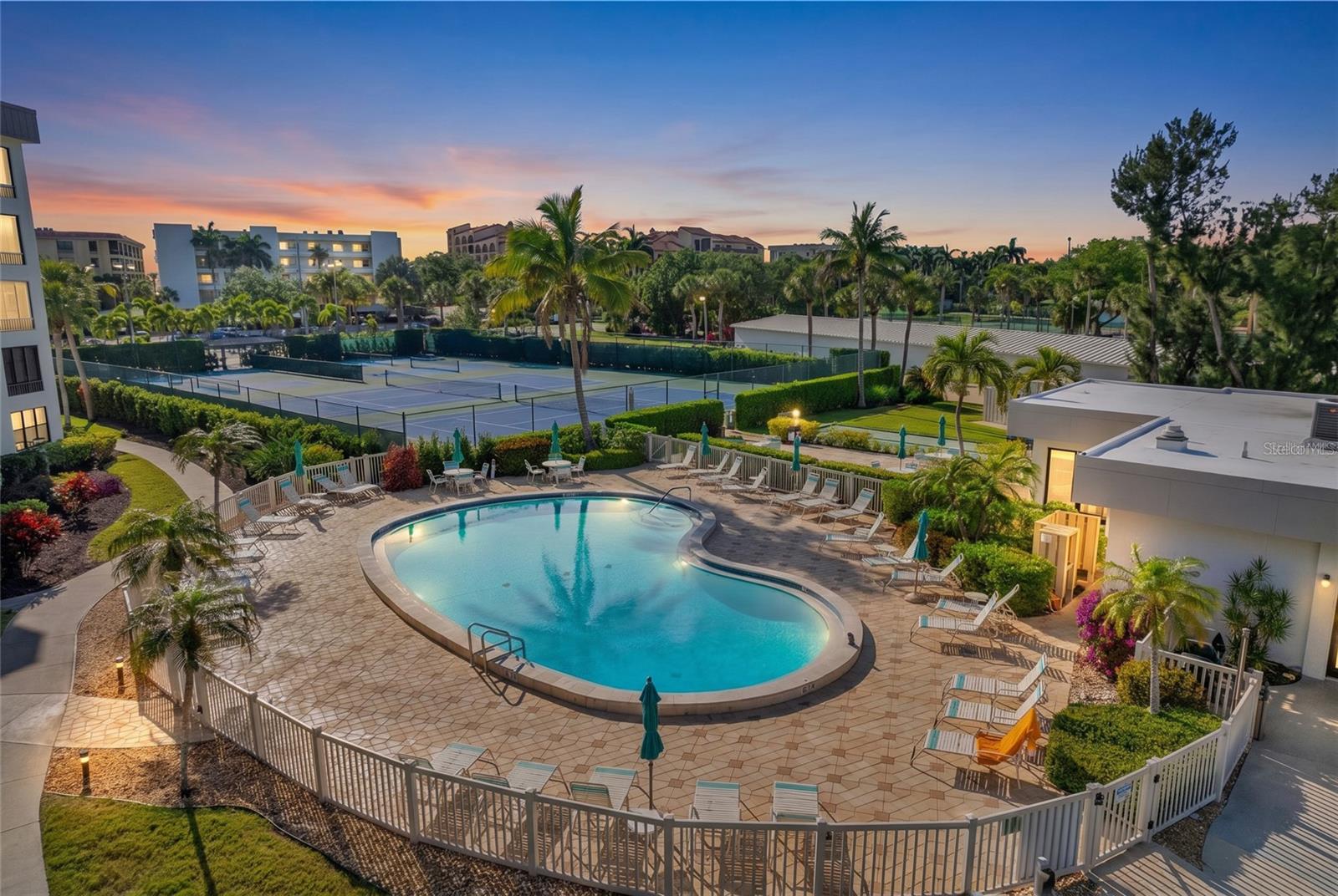 ISLAND REEF I - Residential