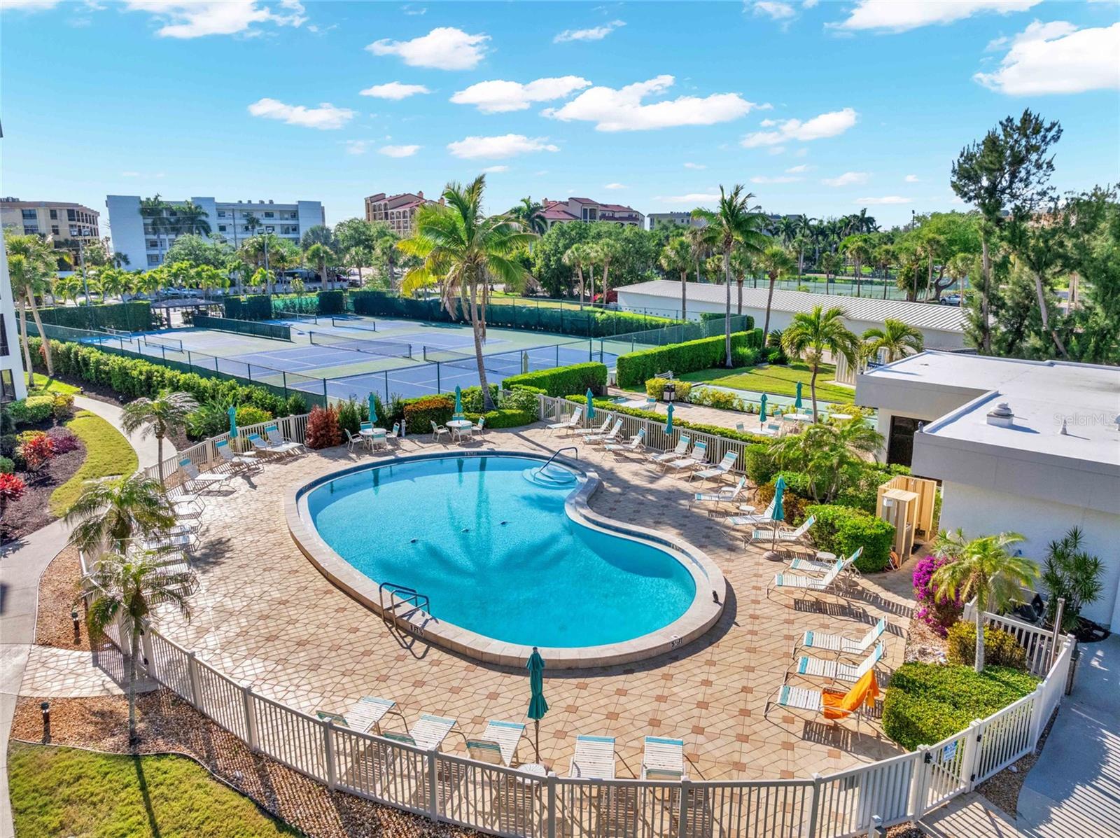 ISLAND REEF I - Residential