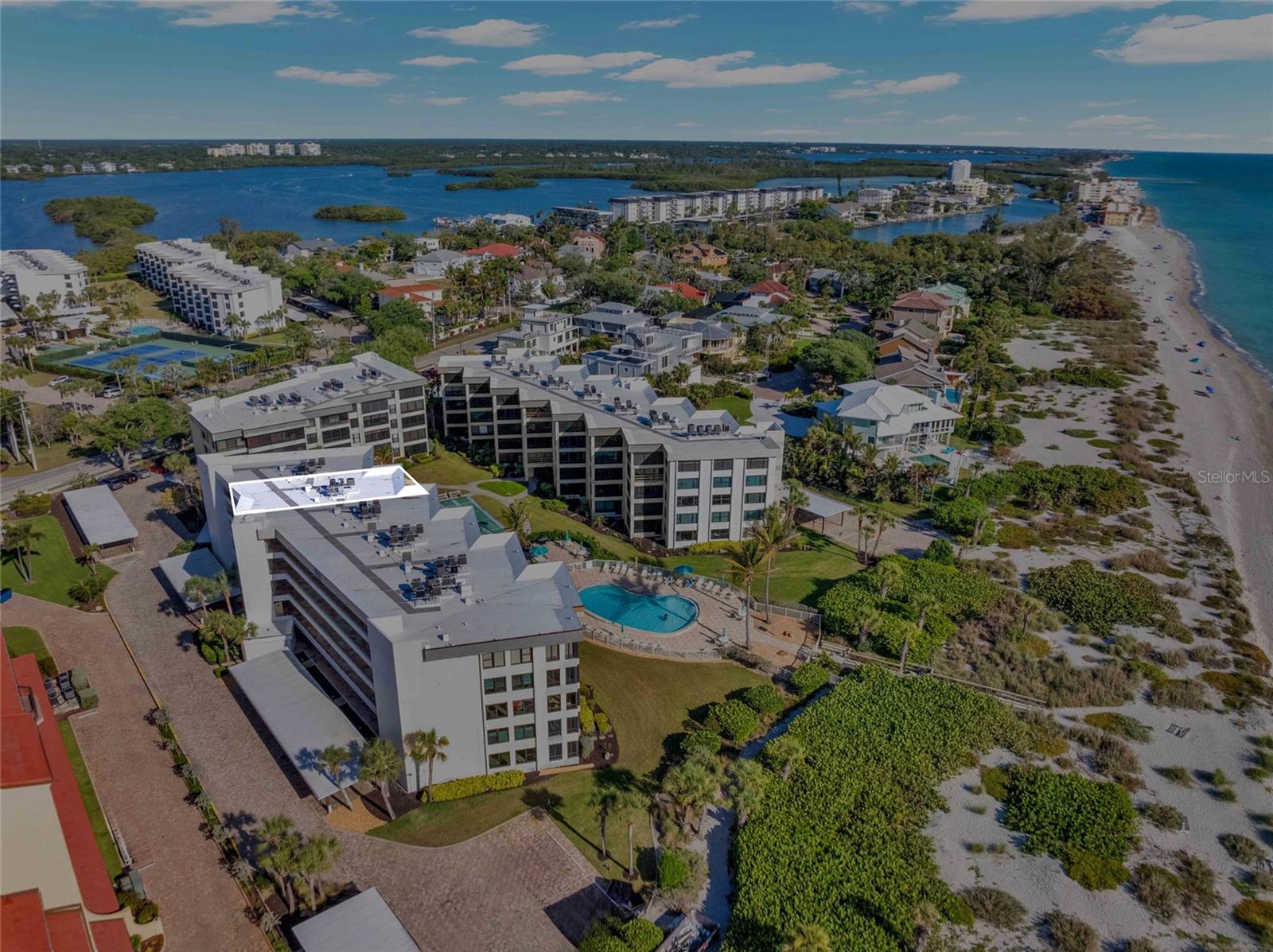 ISLAND REEF I - Residential
