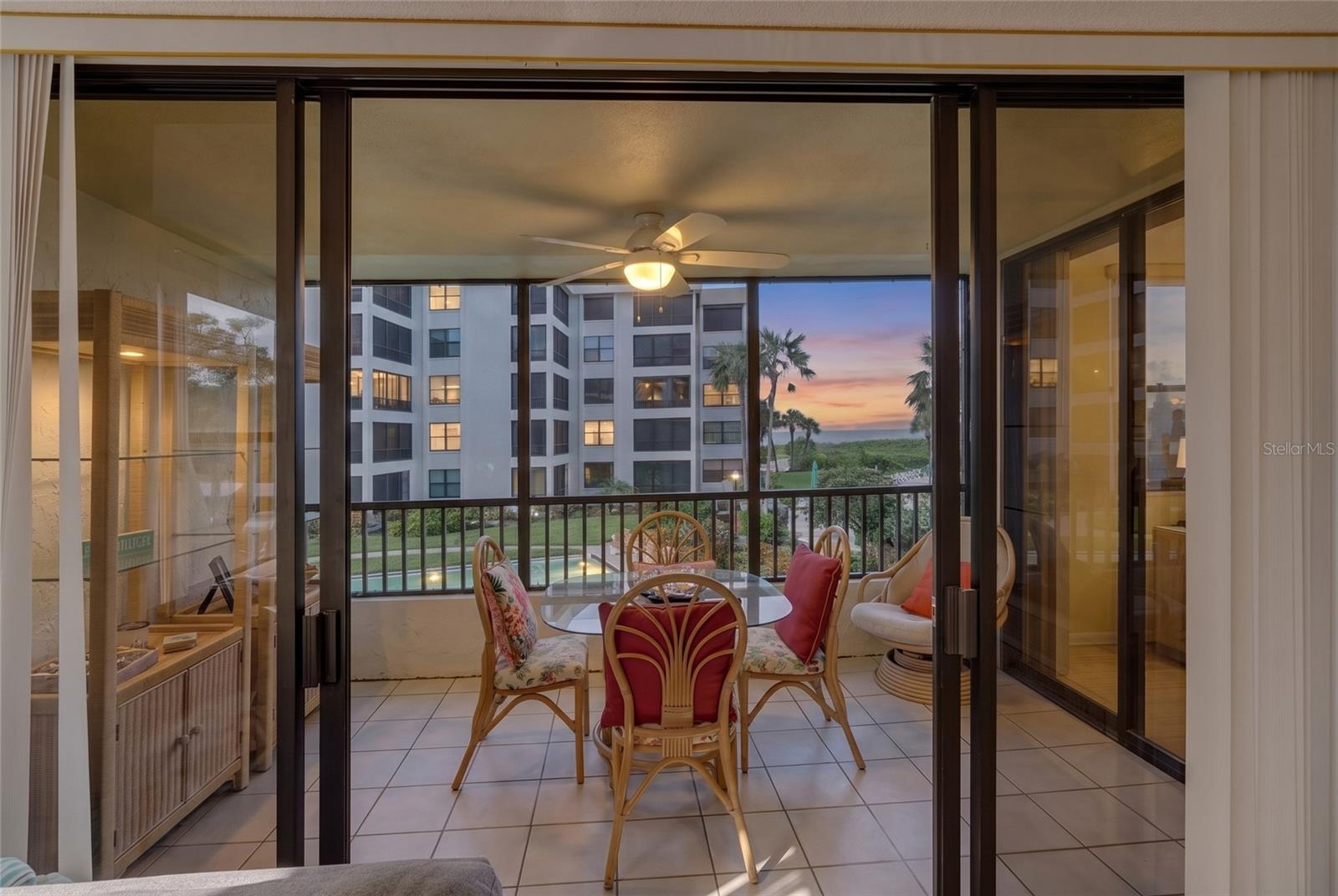 ISLAND REEF I - Residential