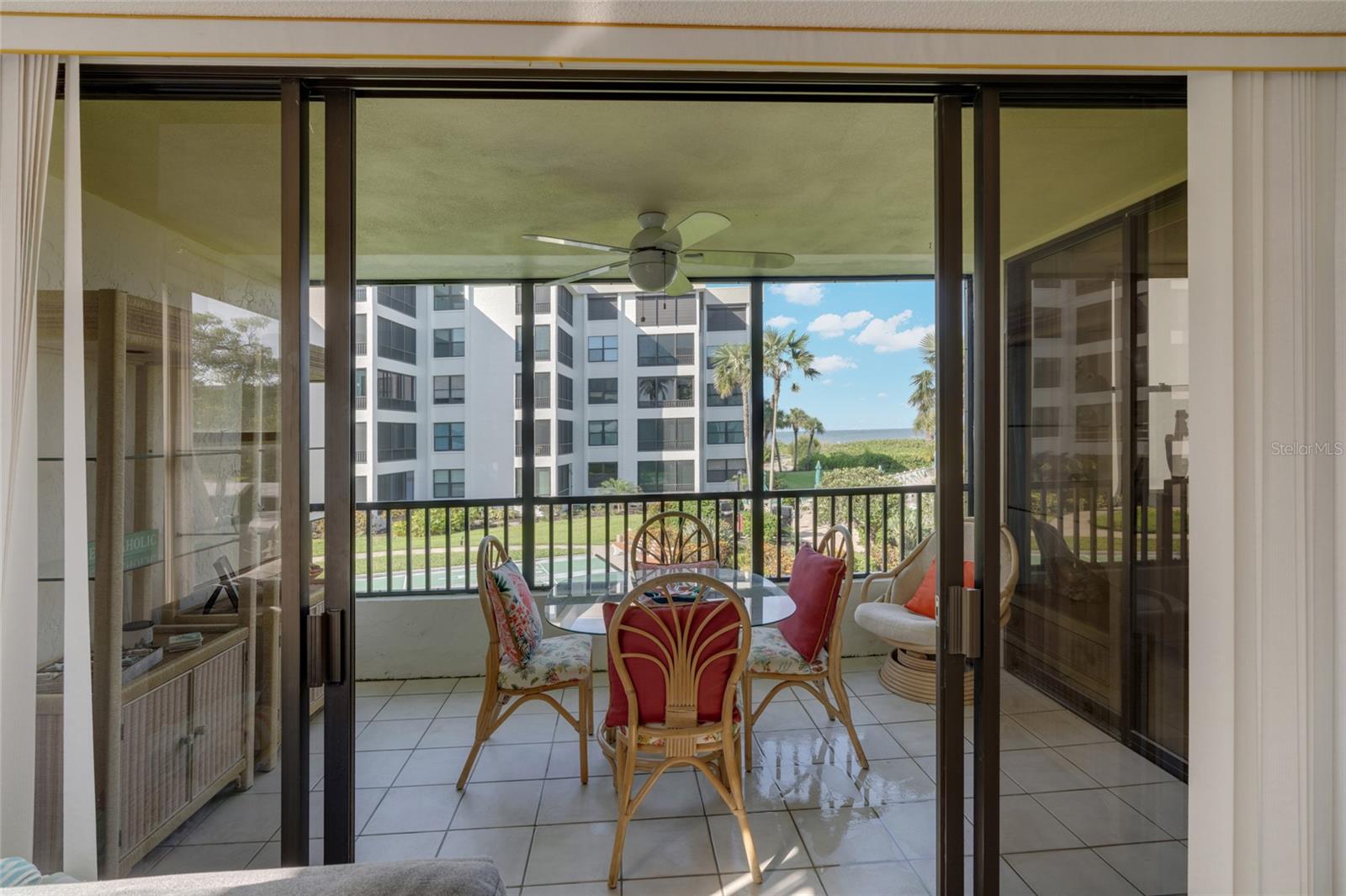 ISLAND REEF I - Residential