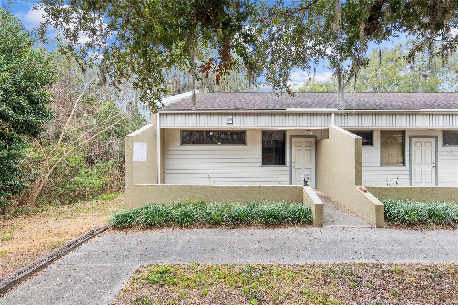 WHAT A GREAT SPACE!  Don’t miss out.  Huge Waiting Room and Receptionist Area.  Incredible Open Areas throughout.  Very convenient location.  Close Proximity to College of Central Florida, restaurants, shopping, and I-75.  Very ample parking.  Potential is limitless.  Set up a showing today.