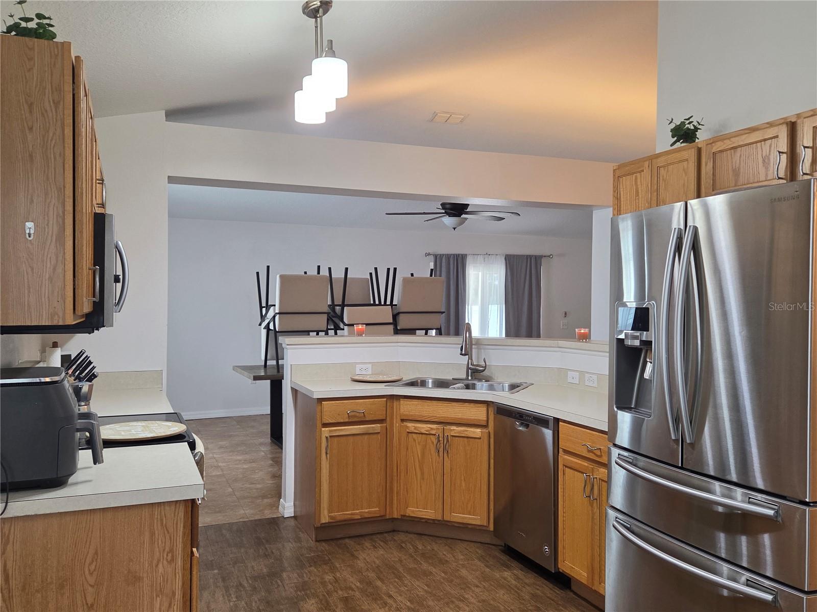 EMERALD COVE PH 02 - Residential Lease