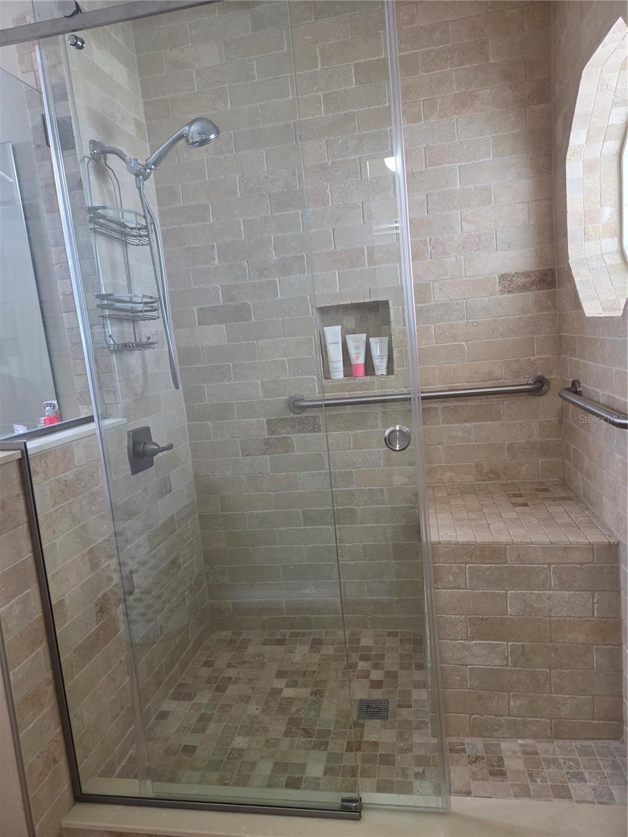 EMERALD COVE PH 02 - Residential Lease
