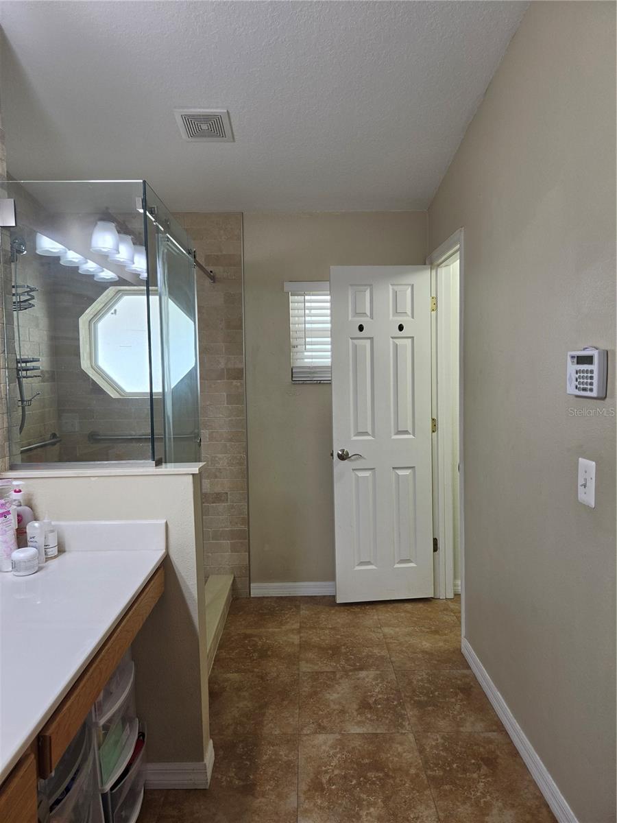 EMERALD COVE PH 02 - Residential Lease