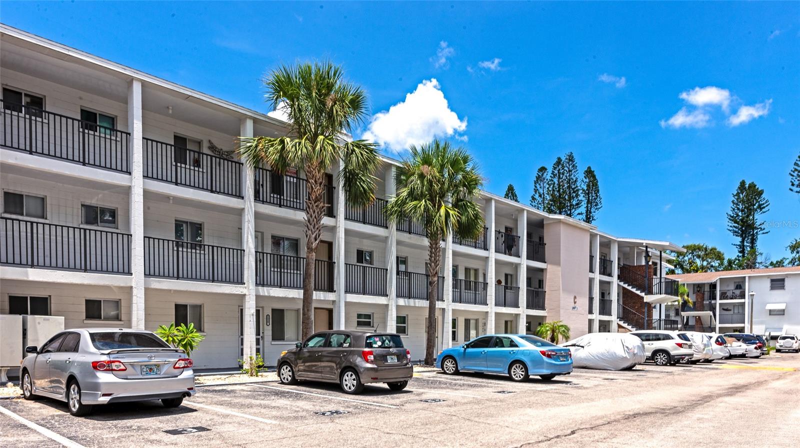 THE THIRD BAYSHORE - Residential