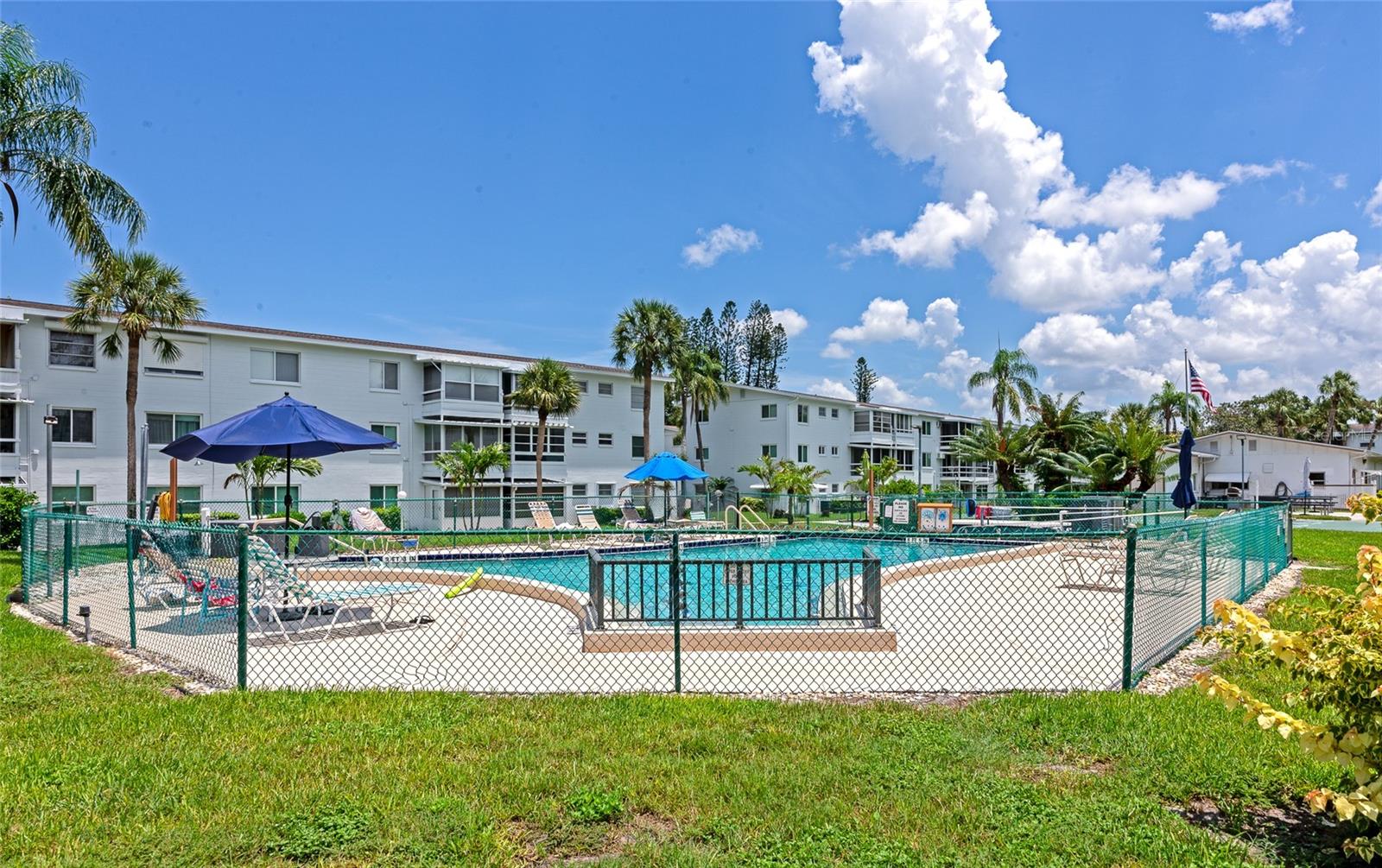 THE THIRD BAYSHORE - Residential