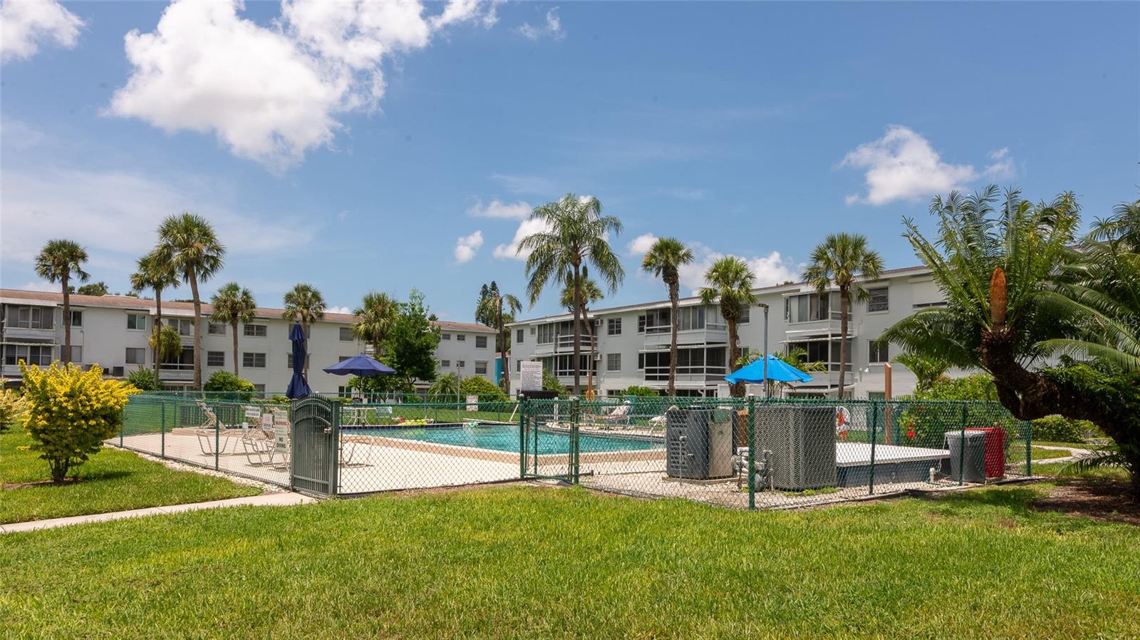 THE THIRD BAYSHORE - Residential