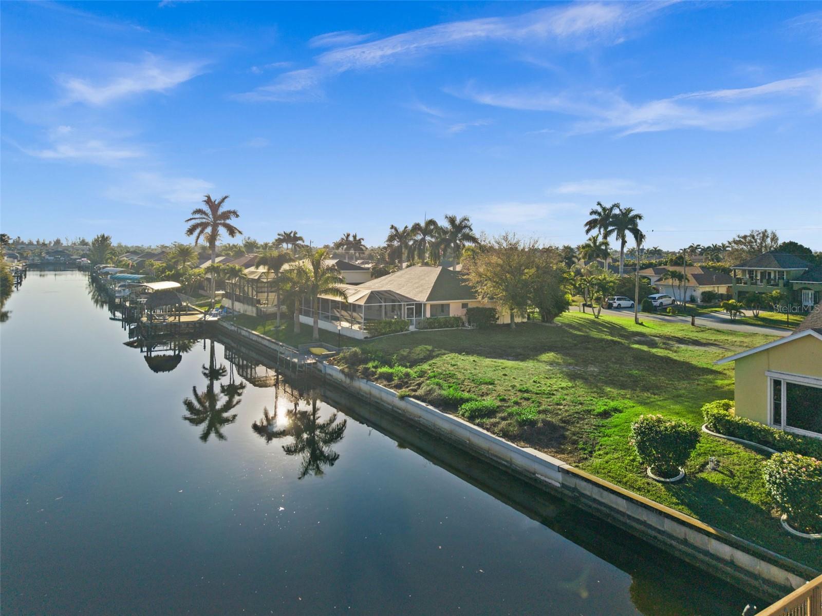 CAPE CORAL - Land