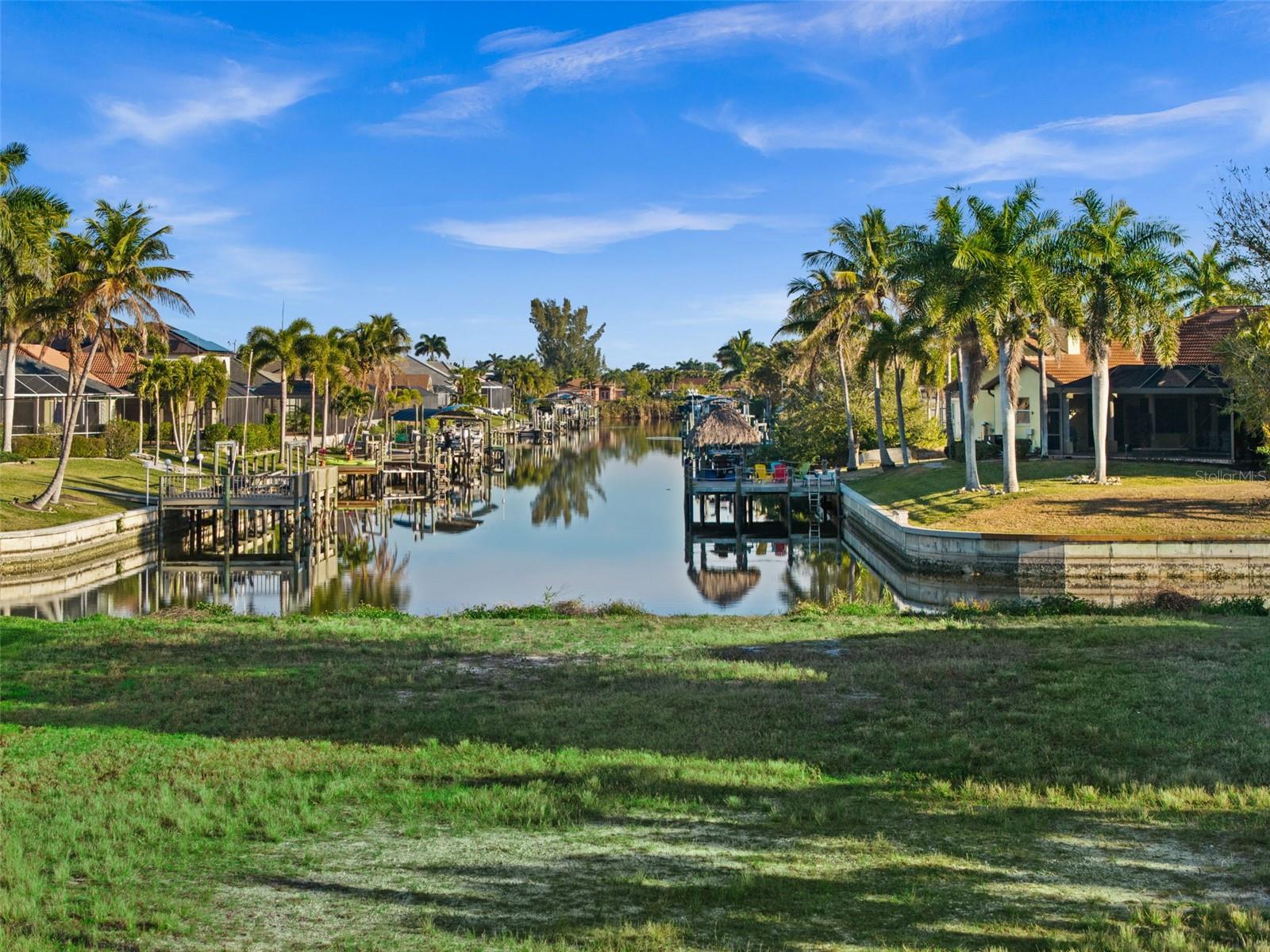 CAPE CORAL - Land