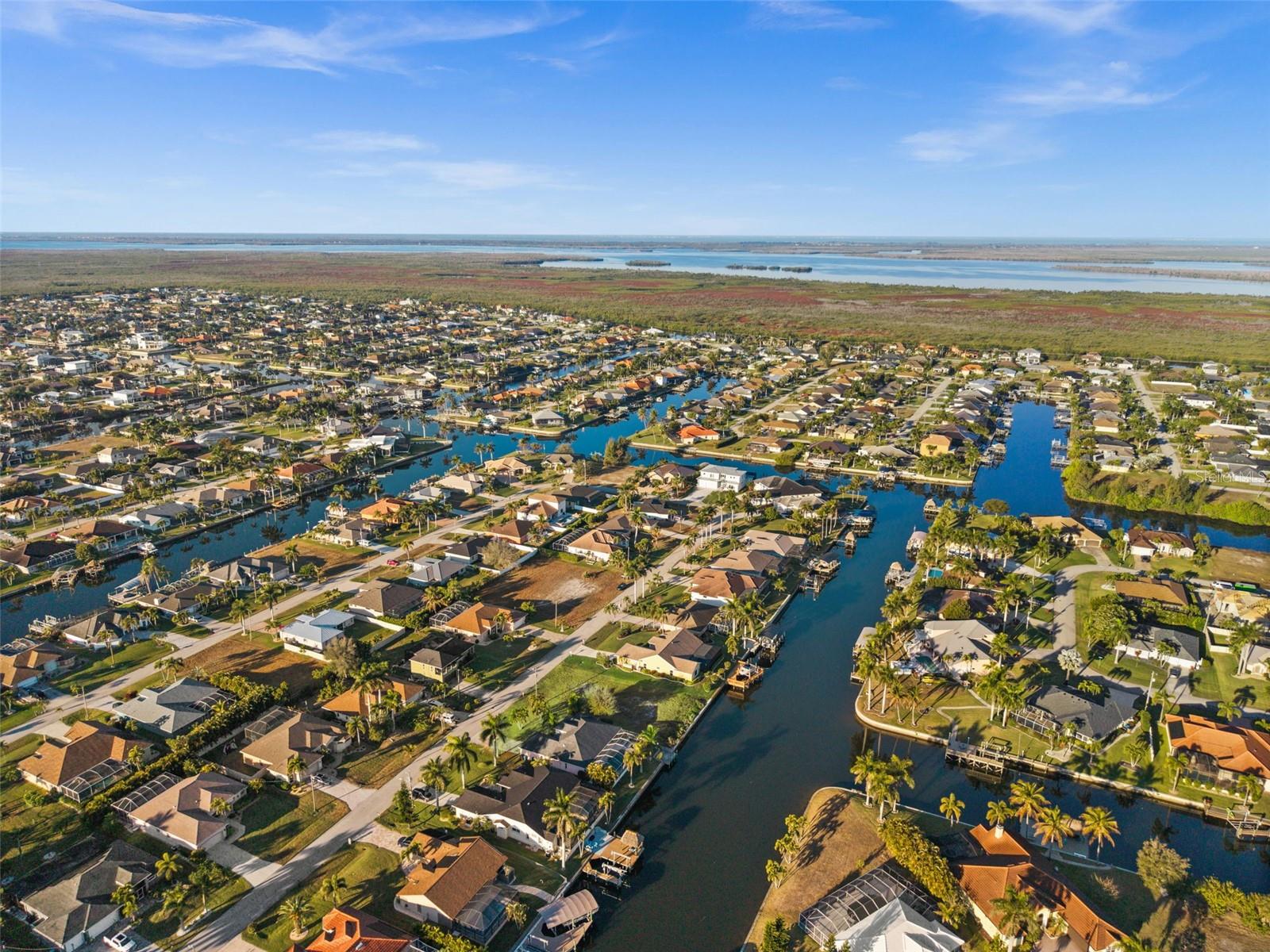 CAPE CORAL - Land
