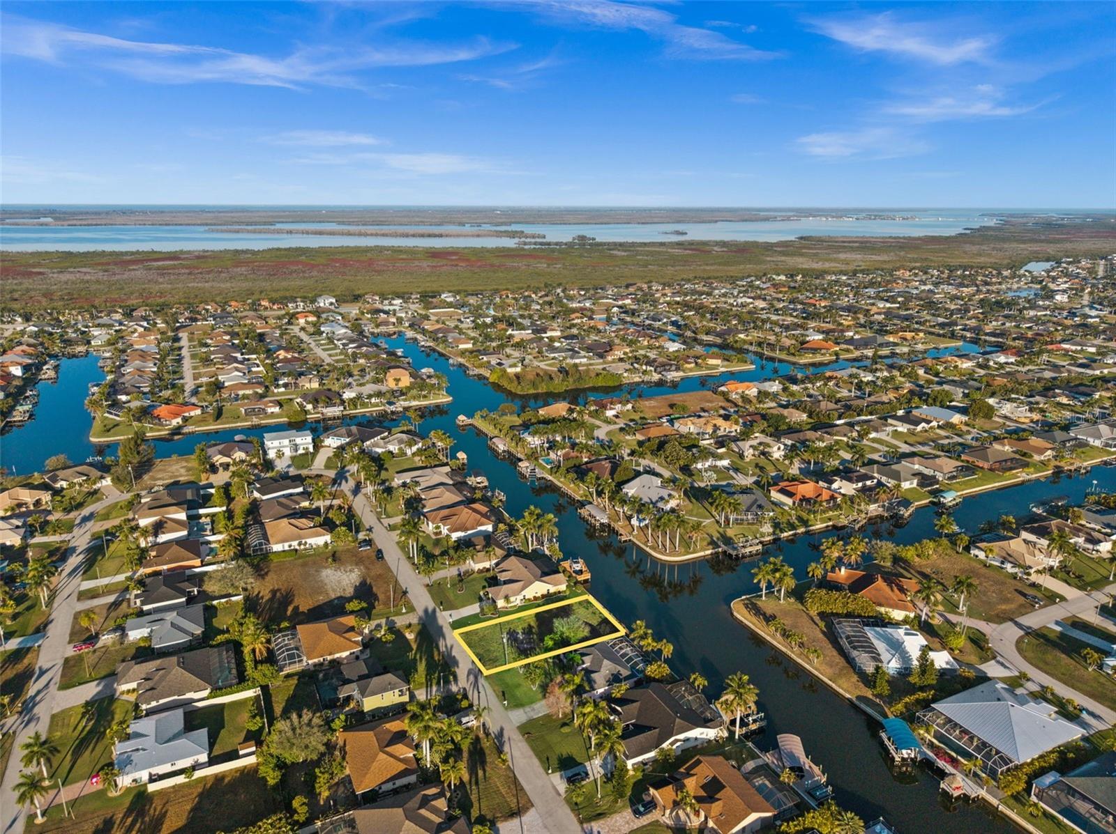 CAPE CORAL - Land
