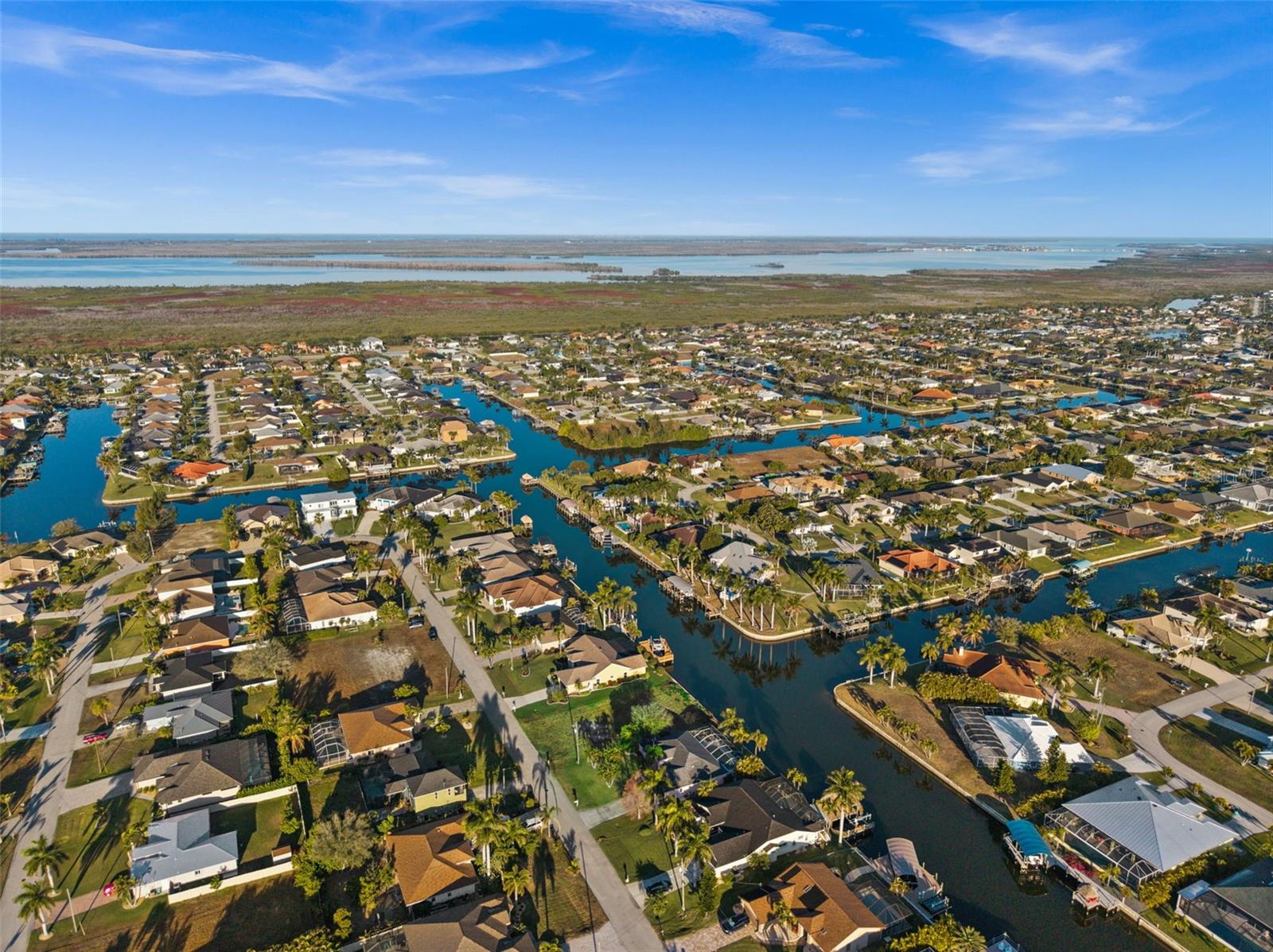 CAPE CORAL - Land