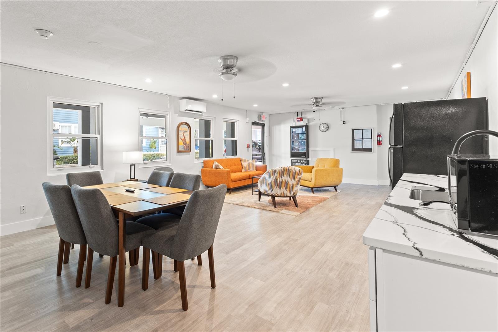 SUNCOAST TOWERS APTS CO-OP - Residential