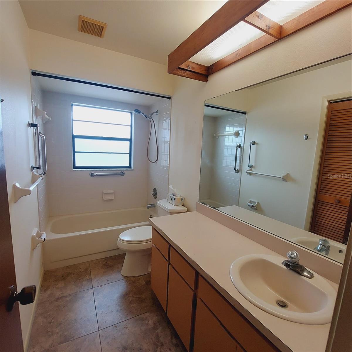COUNTRY AIRE PH ONE - Residential