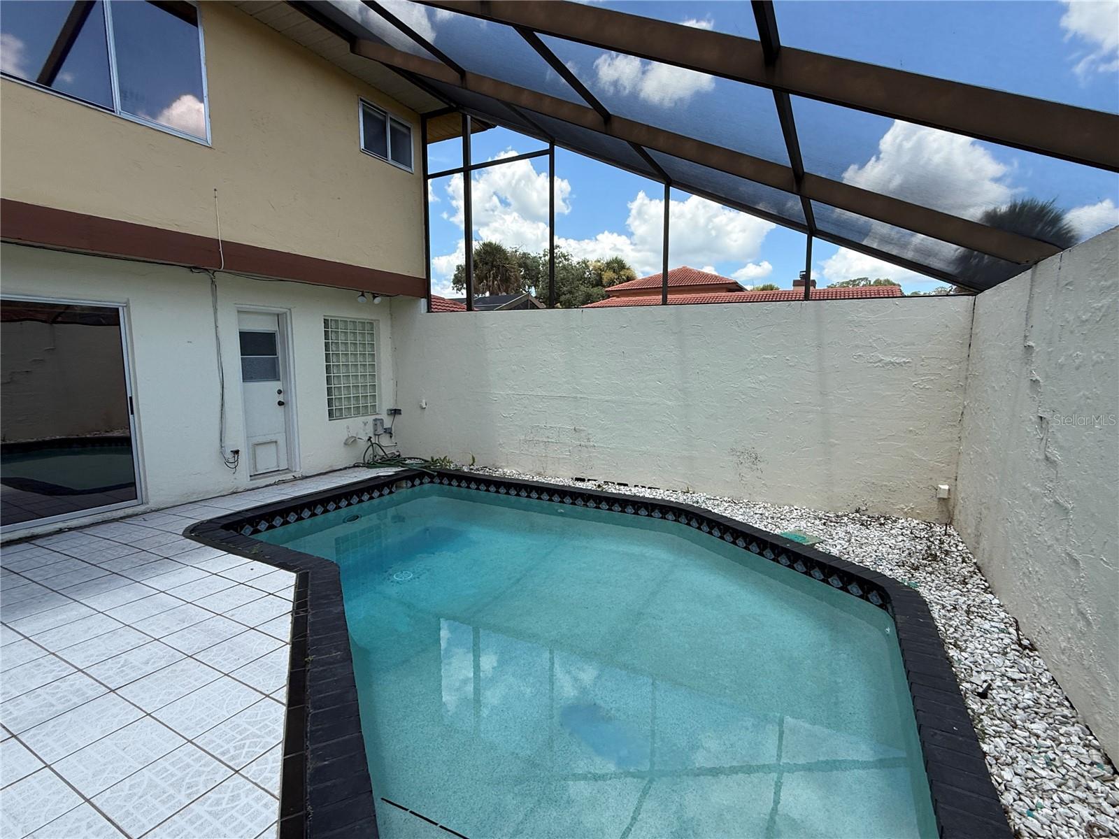 ISLAND CLUB AT ROSEMONT CONDO PH 07 - Residential