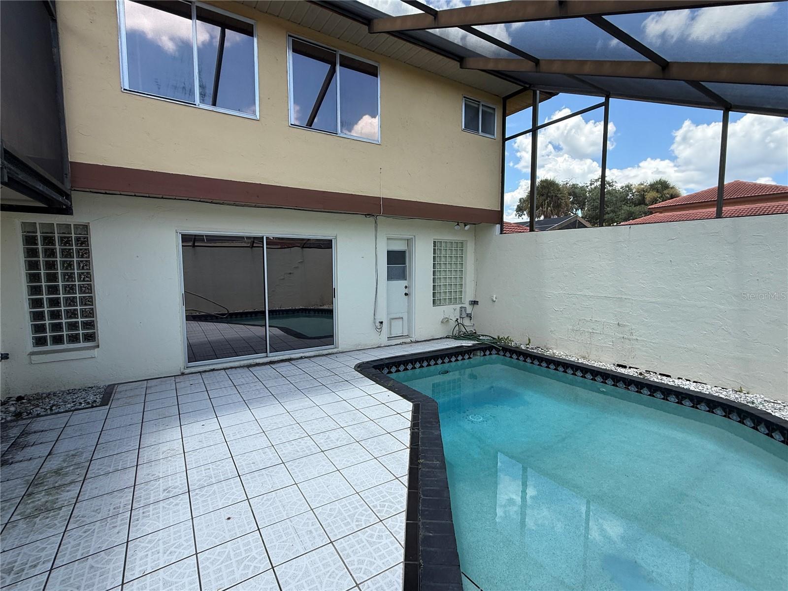 ISLAND CLUB AT ROSEMONT CONDO PH 07 - Residential