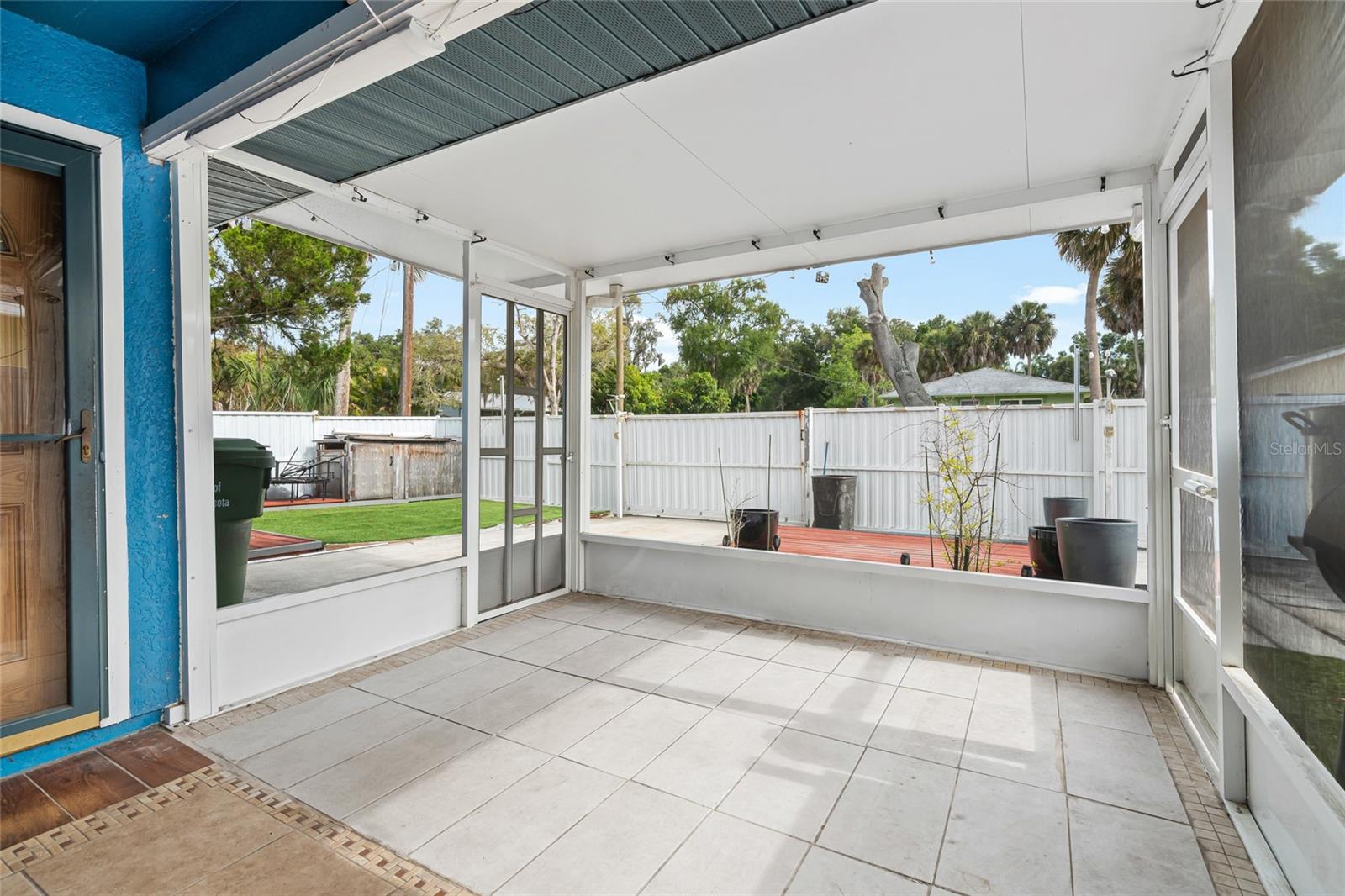 SUNNYBROOK - Residential