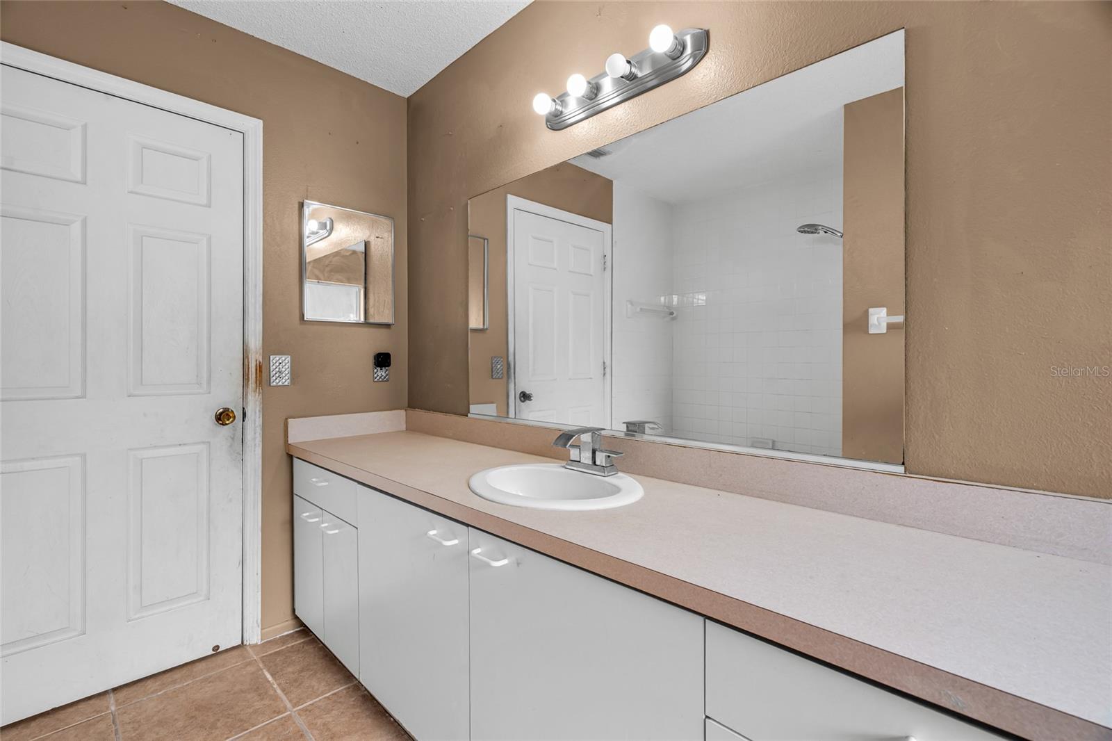 SUNNYBROOK - Residential