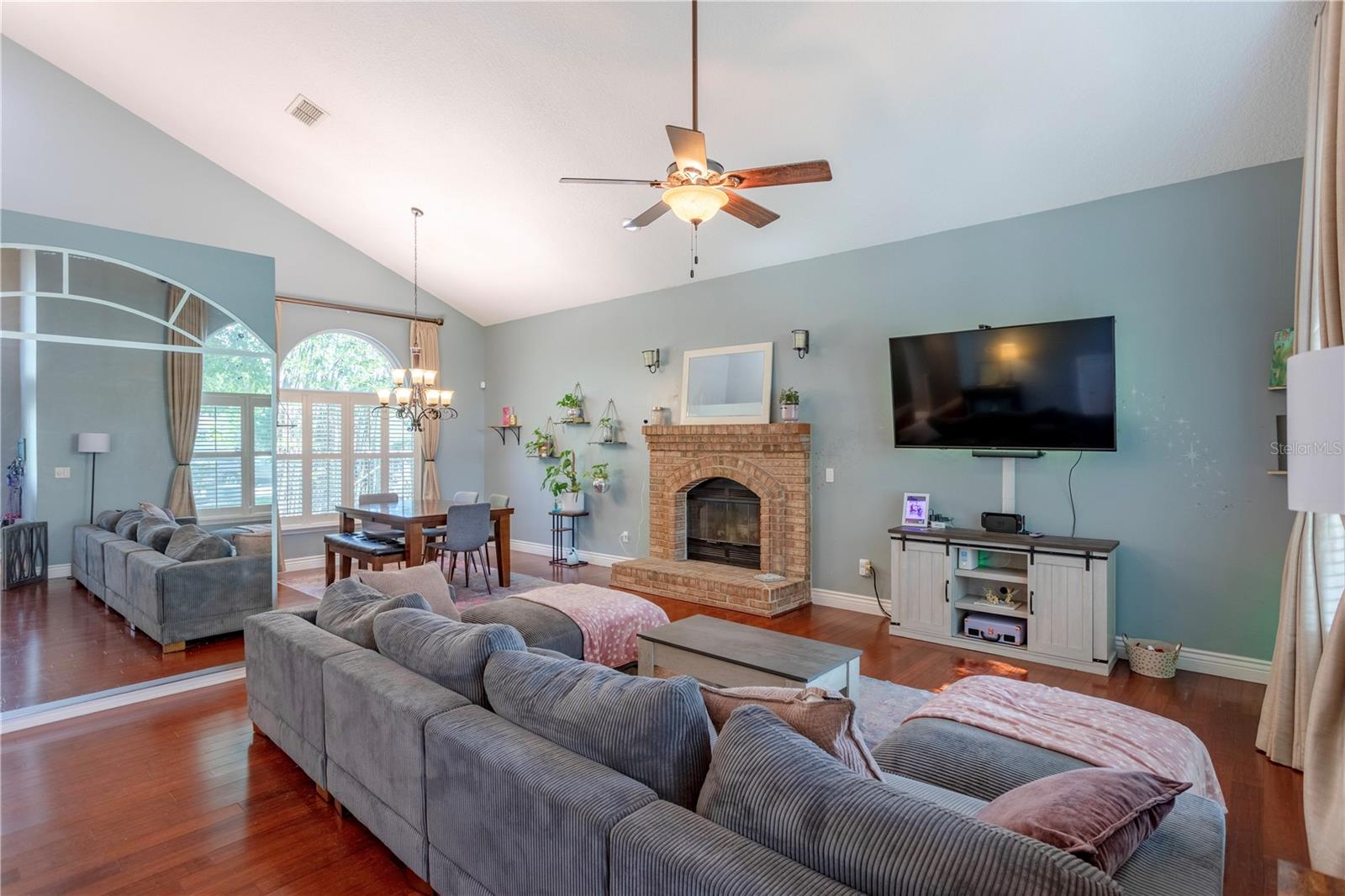 WINDWARD ESTATES - Residential