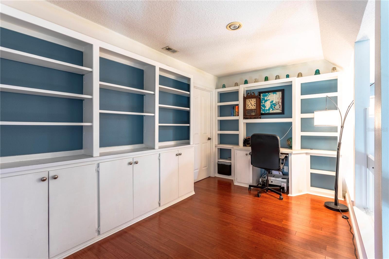 WINDWARD ESTATES - Residential