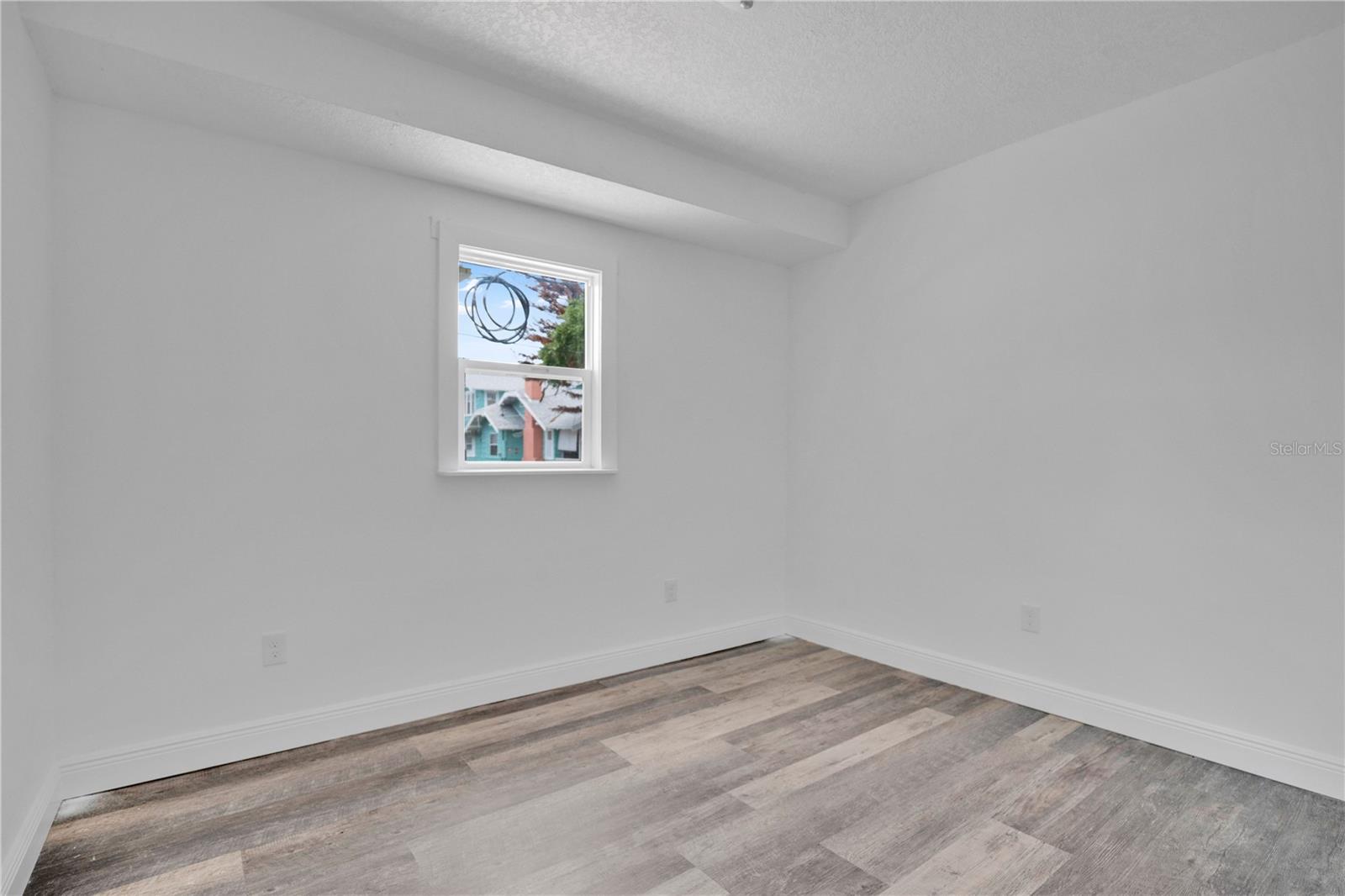 ROGERS & TAYLOR - Commercial Lease