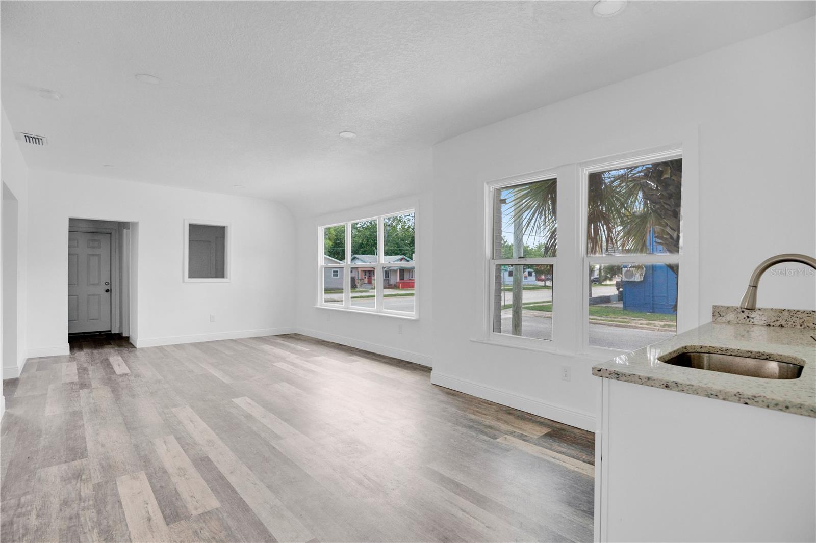 ROGERS & TAYLOR - Commercial Lease