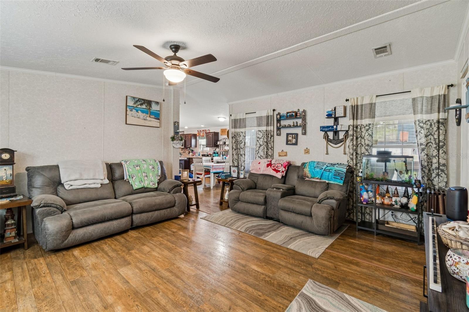 HERNDON WOODS - Residential