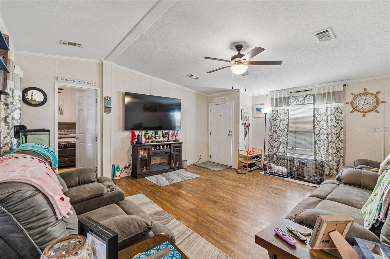 HERNDON WOODS - Residential