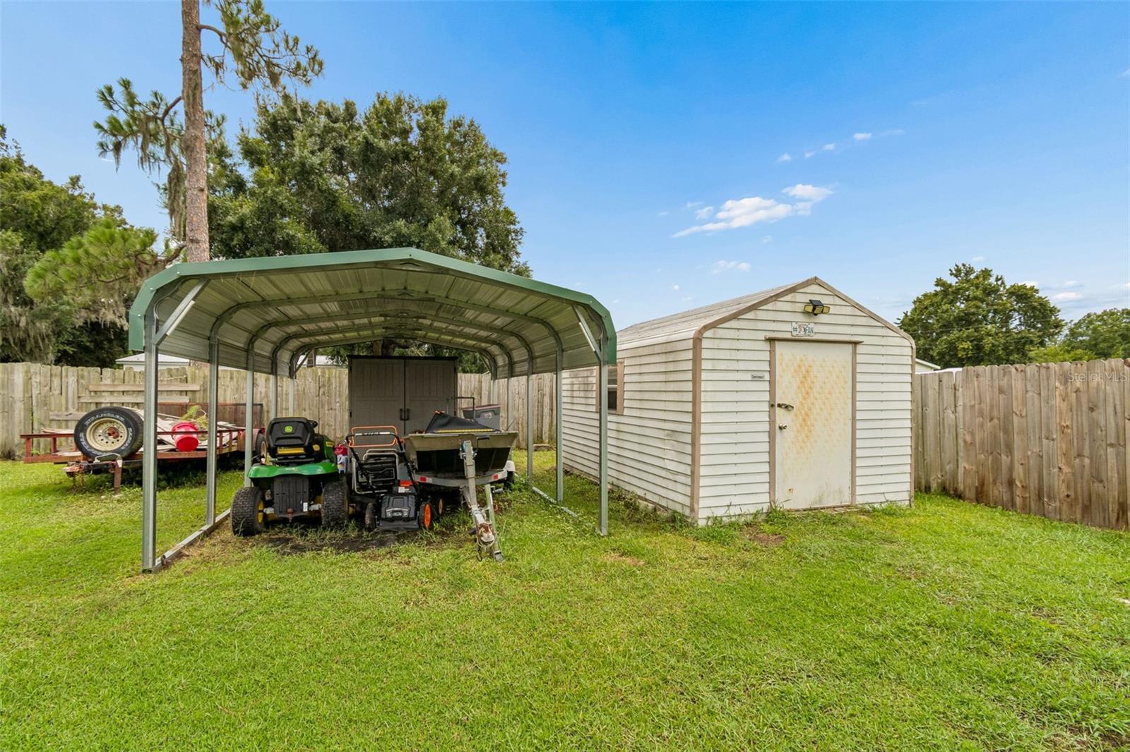 HERNDON WOODS - Residential