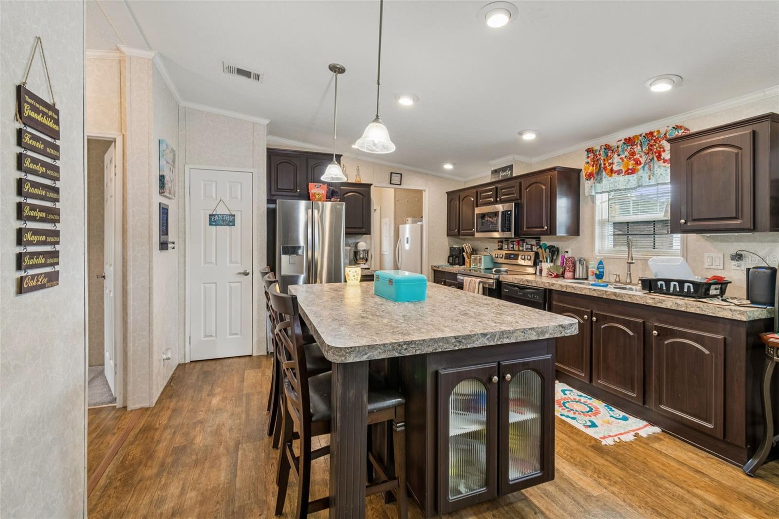 HERNDON WOODS - Residential