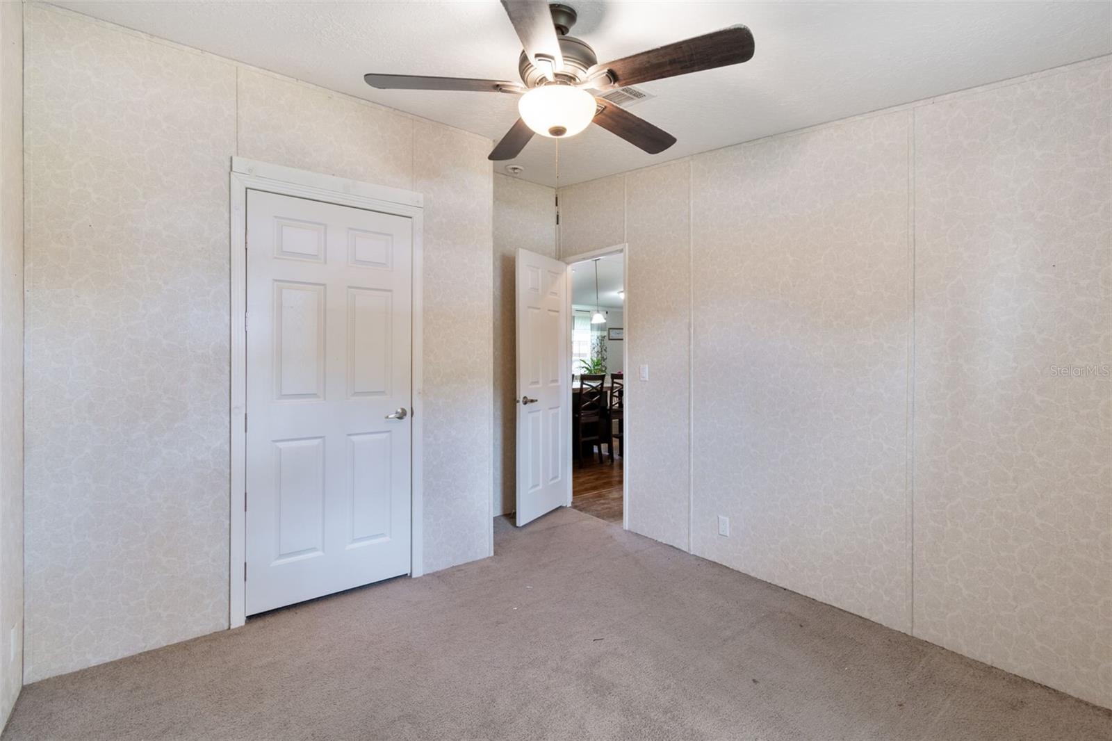 HERNDON WOODS - Residential