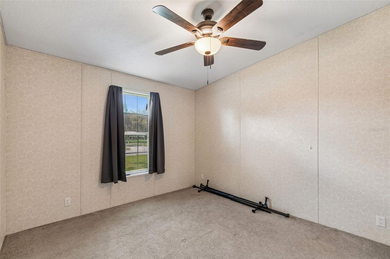 HERNDON WOODS - Residential