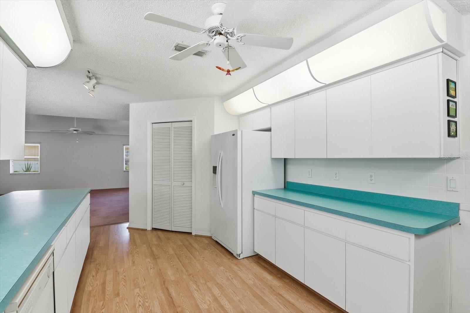 CONNELL LAKE ESTATES - Residential
