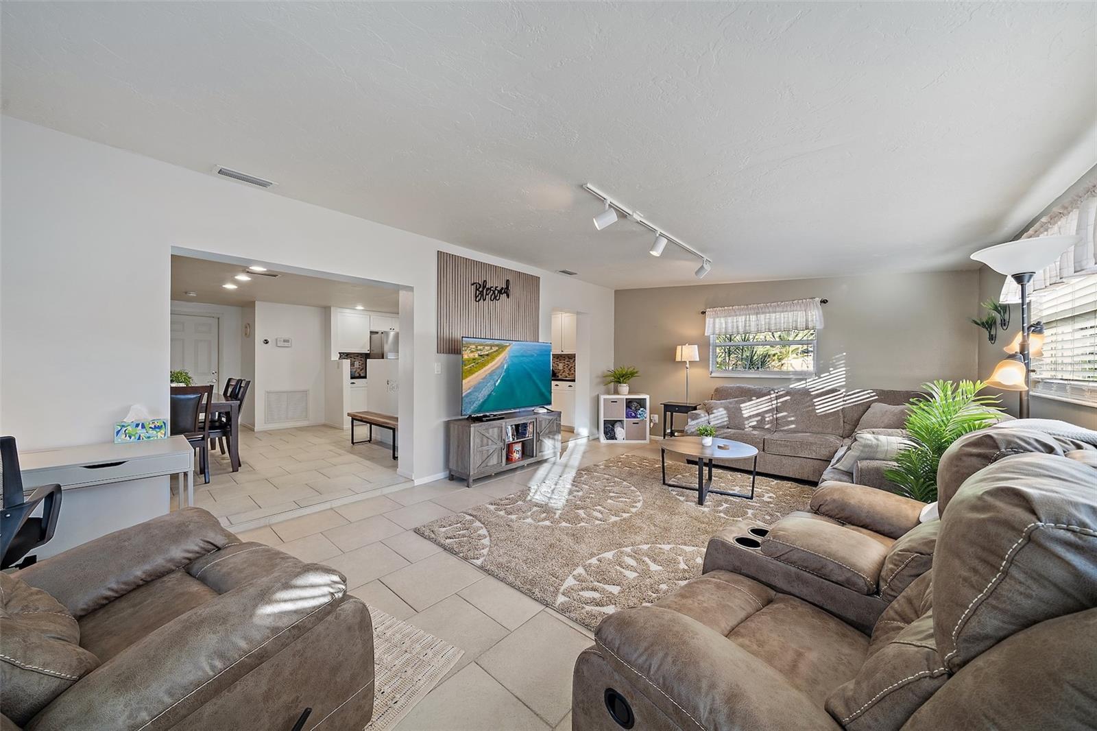 CAROLINA ESTATES - Residential