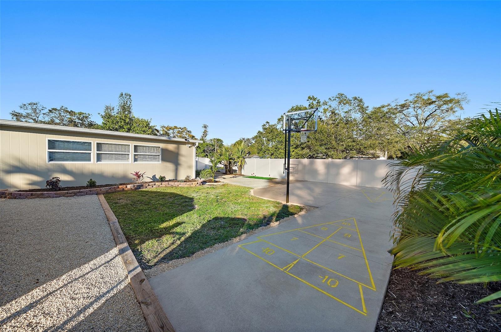 CAROLINA ESTATES - Residential