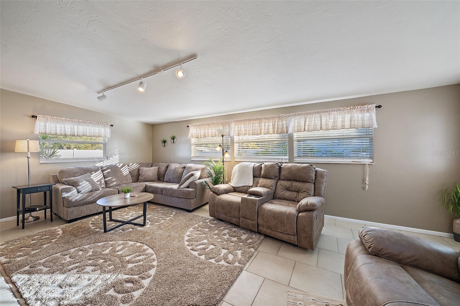 CAROLINA ESTATES - Residential