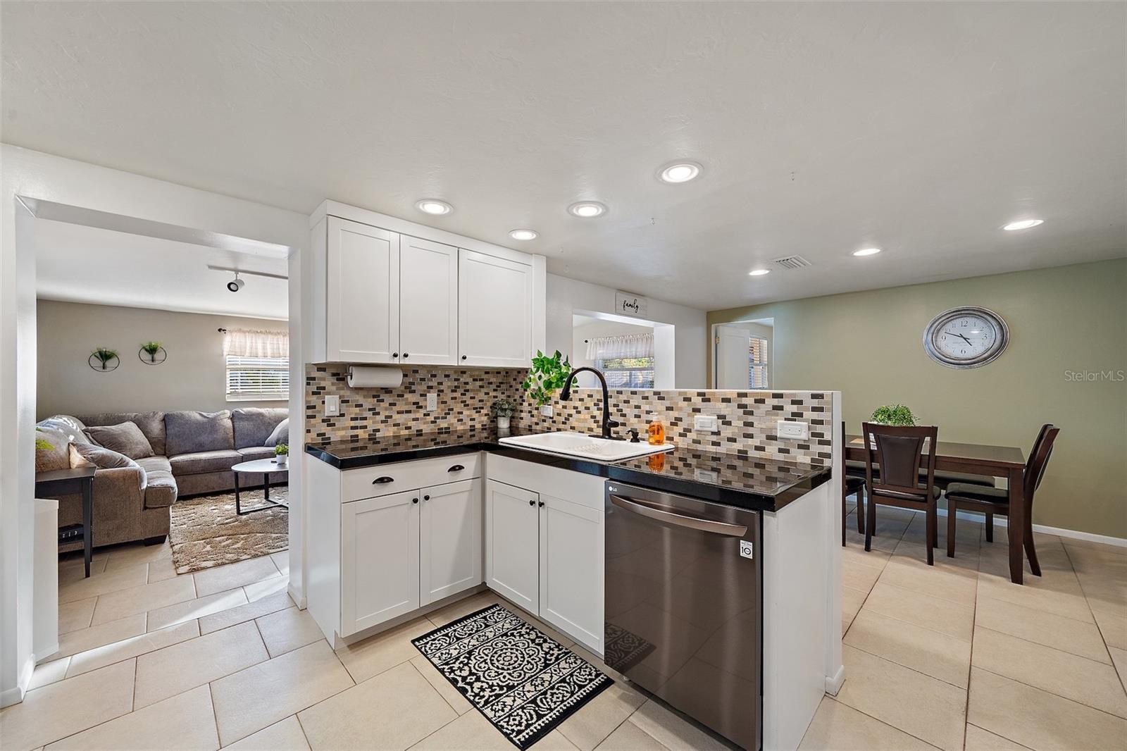 CAROLINA ESTATES - Residential