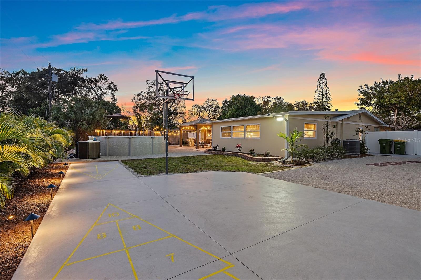 CAROLINA ESTATES - Residential