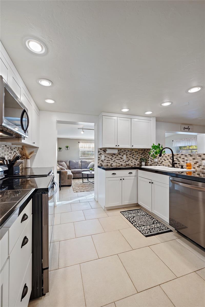 CAROLINA ESTATES - Residential
